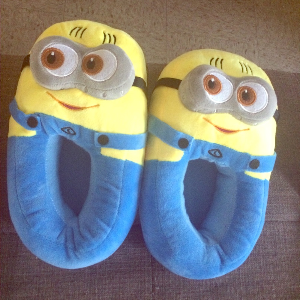 Kids large minion slippers